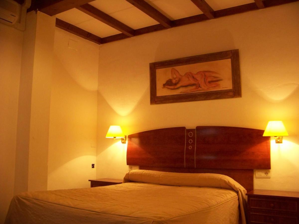 Hostal El Lirio Bollullos Par del Condado Zimmer foto